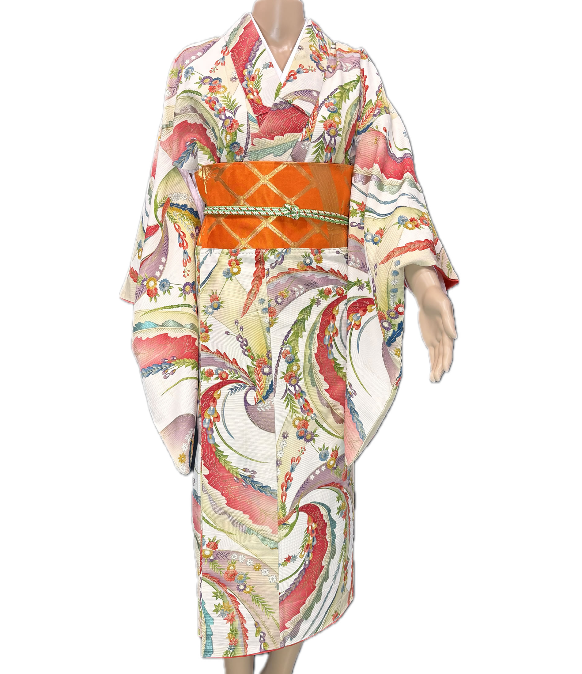 華やかな色彩の訪問着リメイク Vivid Floral Elegance in Flowing Colors