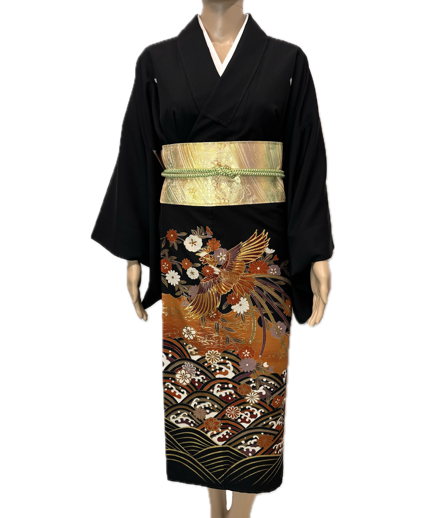鳳凰舞う波文の黒留袖 Auspicious Phoenix over Waves