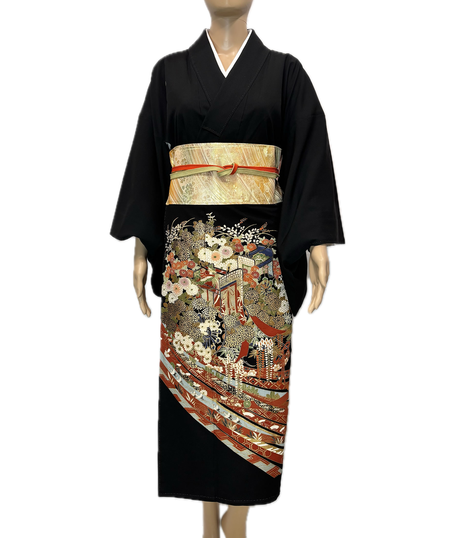 霞に花尽くしの黒留袖  Floral Vista on Misty Black Tomesode